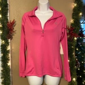 𝅺women’s under Armour semi fitted pink all season long sleeve pullover